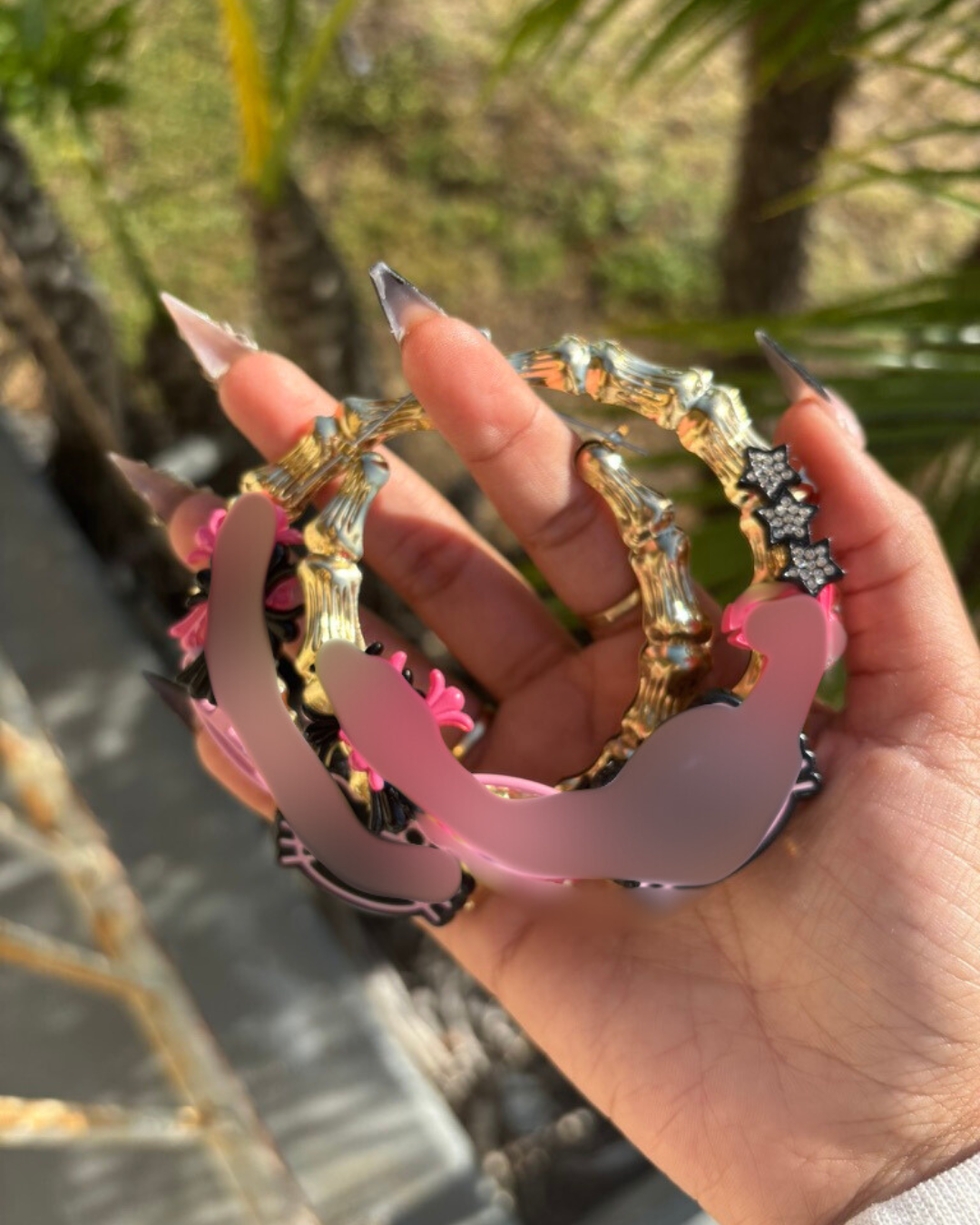 JUMBO JUNK HKITTY BAMBOO EARRINGS